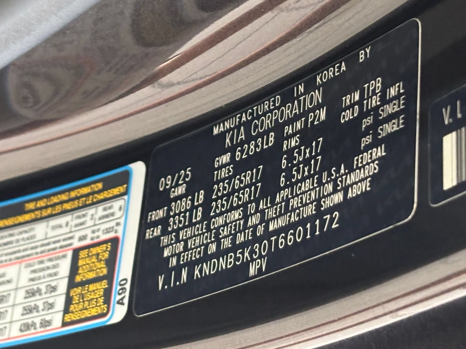 Used 2026 Kia Carnival FWD image 31