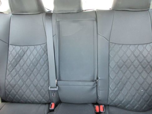 Used 2022 Toyota RAV4 LE AWD/4WD image 20