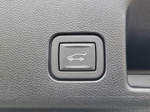 Used 2024 Chevrolet Equinox EV RS w/ Active Safety Package 3 image 7