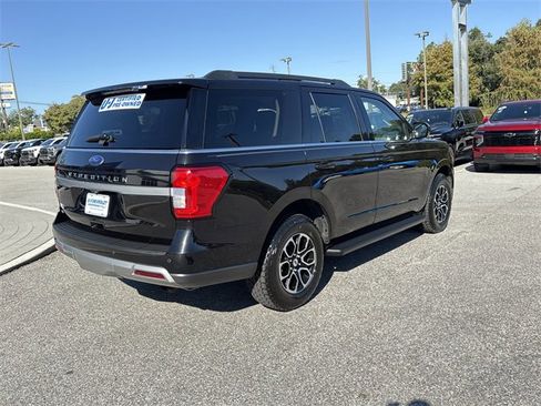 Used 2024 Ford Expedition XLT image 3