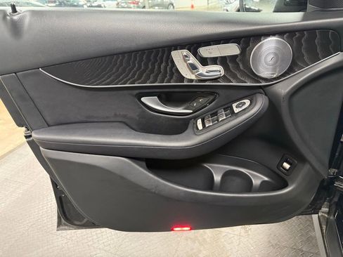 Used 2018 Mercedes-Benz GLC 300 4MATIC image 8
