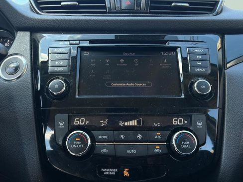 Used 2021 Nissan Rogue Sport SL FWD image 27