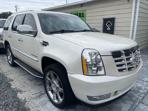 Used 2013 Cadillac Escalade Luxury image 8