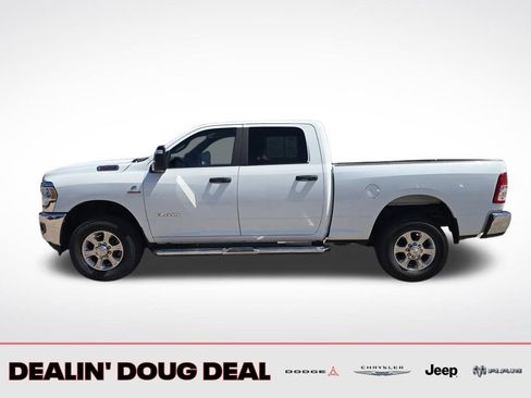 Used 2024 RAM 2500 Big Horn AWD/4WD image 3