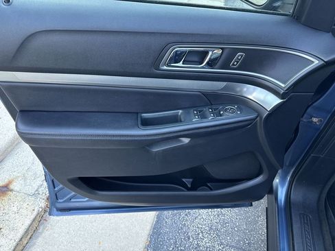 Used 2018 Ford Explorer XLT w/ Equipment Group 202A image 22