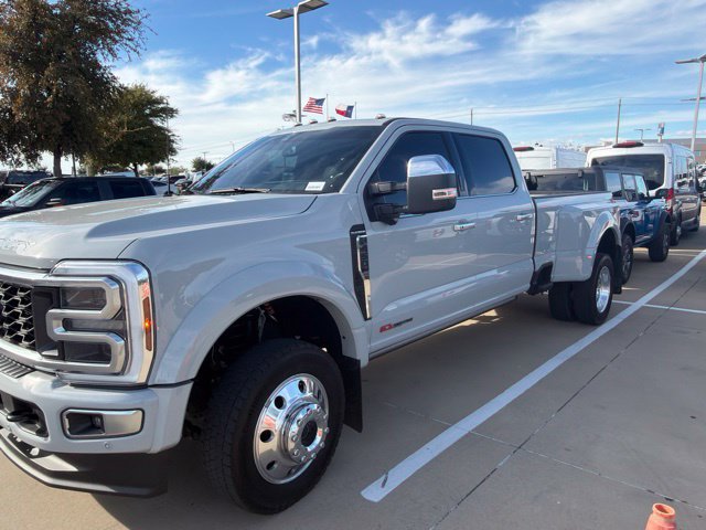 Used 2026 Ford F450 Platinum w/ Platinum Plus Package AWD/4WD image 3
