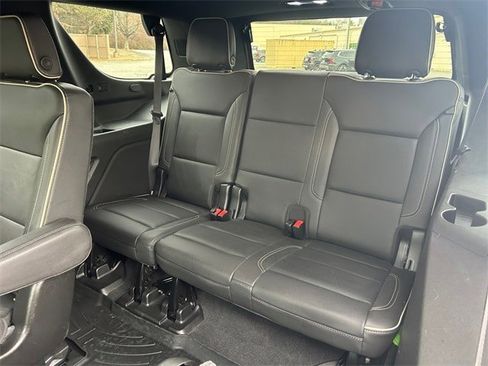 Used 2021 Chevrolet Tahoe Premier w/ Premium Package image 16