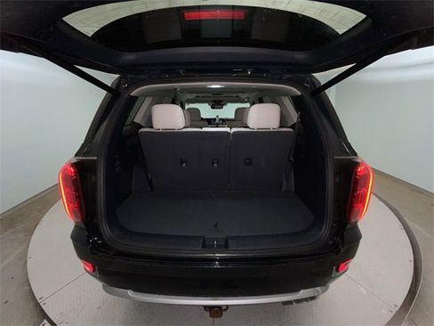 Used 2021 Hyundai Palisade Limited image 25