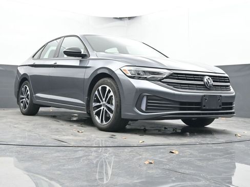 Used 2024 Volkswagen Jetta Sport image 44