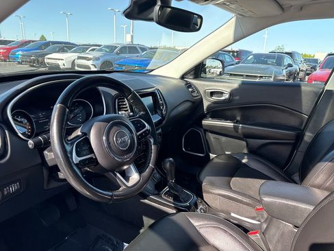 Used 2021 Jeep Compass Latitude w/ Sun and Sound Group AWD/4WD image 11