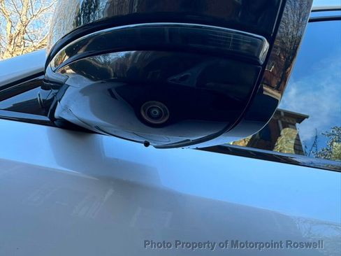 Used 2024 Jaguar E-PACE R-Dynamic SE image 23