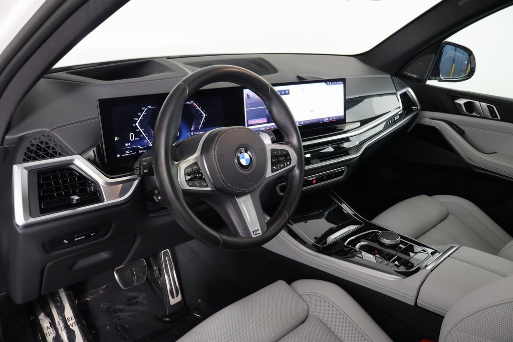 Used 2024 BMW X5 sDrive40i w/ M Sport Package RWD image 7