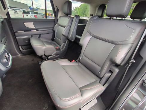 Used 2025 Ford Expedition Active AWD/4WD image 14