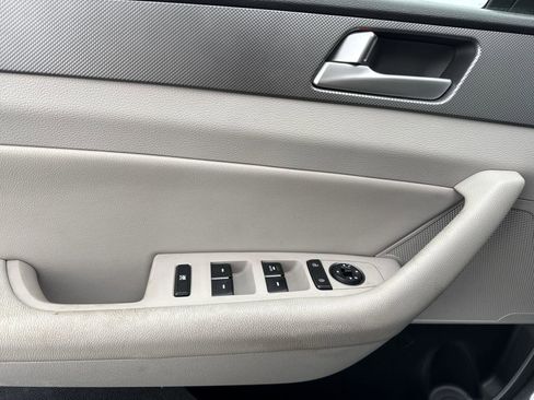 Used 2015 Hyundai Sonata SE w/ Option Group 09 image 12
