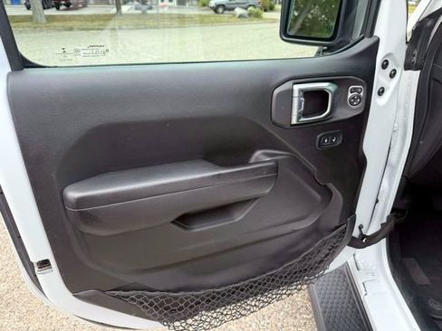 Used 2022 Jeep Wrangler Unlimited Sport AWD/4WD image 16