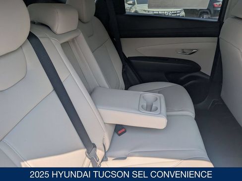 Used 2025 Hyundai Tucson SEL AWD/4WD image 28