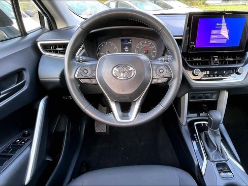 Certified 2024 Toyota Corolla Cross LE w/ Moonroof Package image 6
