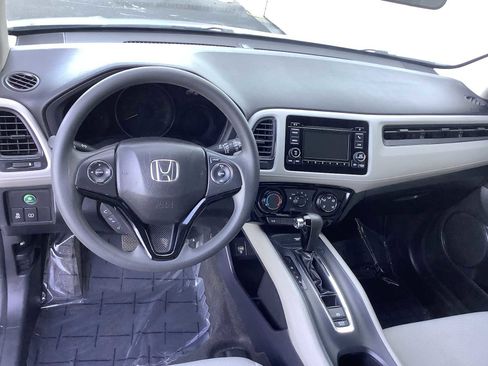 Used 2022 Honda HR-V LX image 10