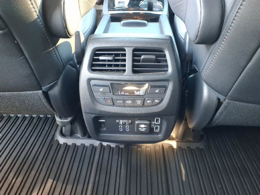 Used 2022 Honda Pilot Touring image 7