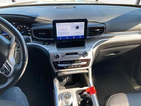 Used 2021 Ford Explorer XLT w/ Equipment Group 202A image 14