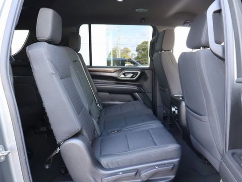 Used 2022 GMC Yukon XL SLE w/ Gmc Pro Safety Plus Package image 19