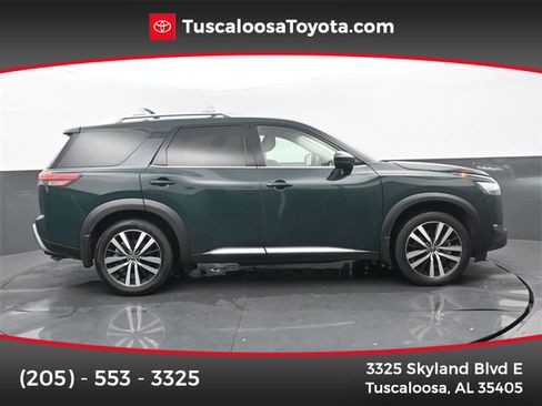 Used 2024 Nissan Pathfinder Platinum image 1
