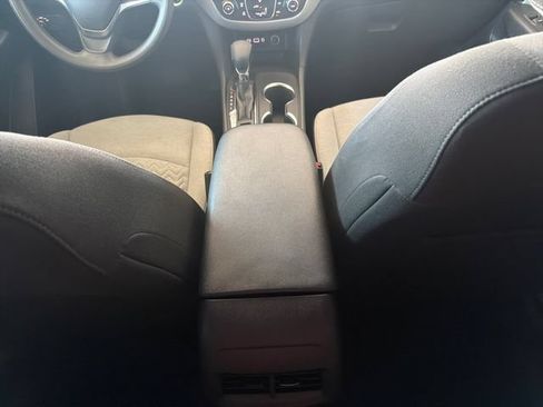 Used 2023 Chevrolet Equinox LS FWD image 18