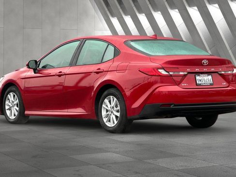 Used 2025 Toyota Camry LE image 6