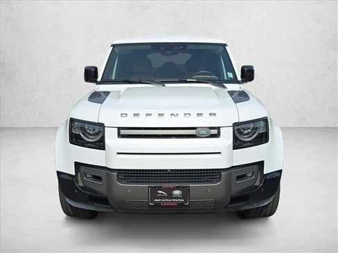 Certified 2025 Land Rover Defender 110 X-Dynamic SE AWD/4WD image 2