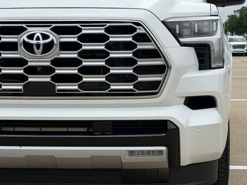 Used 2023 Toyota Sequoia Capstone AWD/4WD image 8