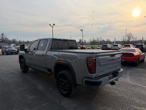 Used 2024 GMC Sierra 2500 AT4 w/ AT4 Premium Plus Package image 9