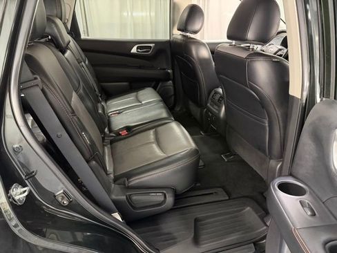 Used 2020 Nissan Pathfinder SL image 8