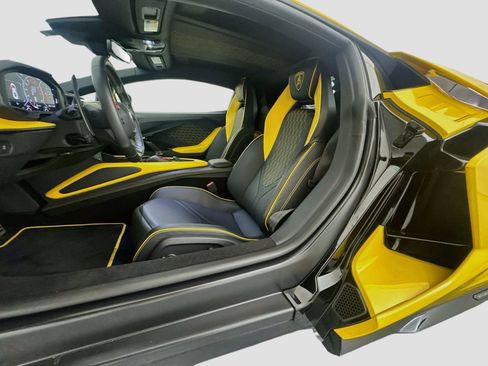 Used 2024 Lamborghini Revuelto AWD/4WD image 22