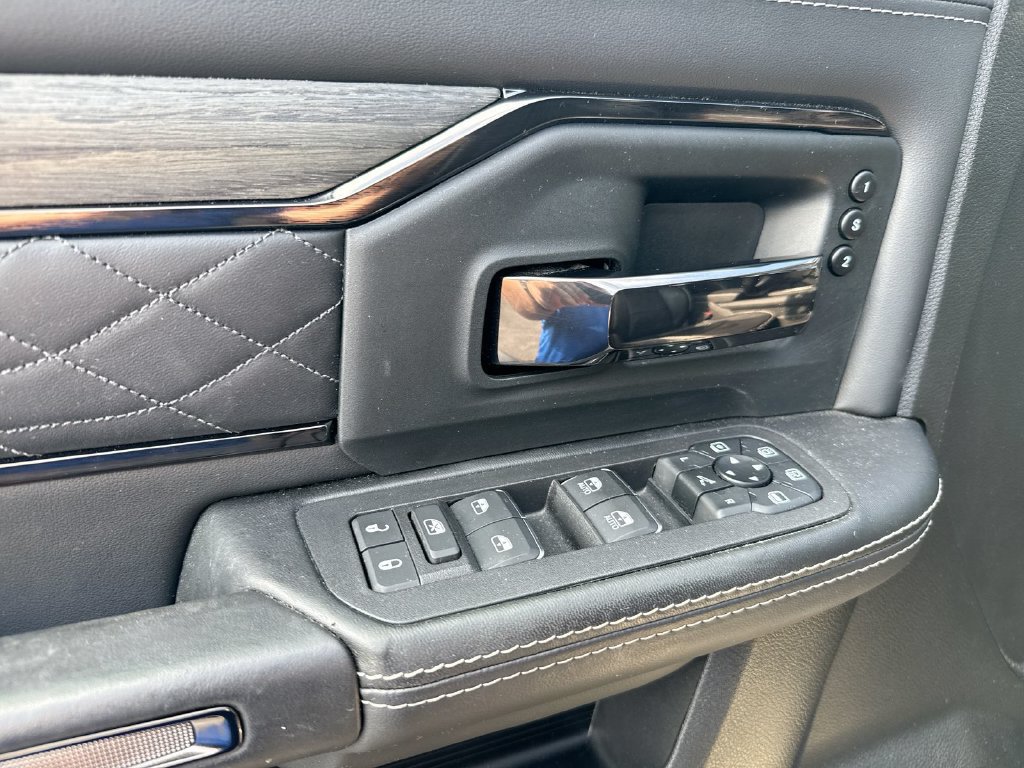Used 2025 RAM 2500 Limited AWD/4WD image 21