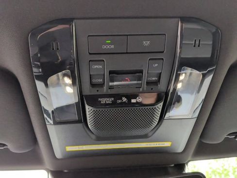 Used 2025 Lexus GX 550 w/ Accessory Package (2T) AWD/4WD image 27