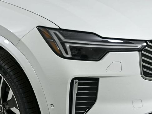 New 2026 Volvo XC90 B6 Plus w/ Protection Package Premier AWD/4WD image 39