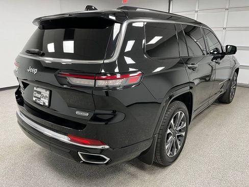 Used 2022 Jeep Grand Cherokee L Overland w/ MOPAR Finishing Package AWD/4WD image 10