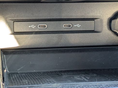 Used 2024 Volkswagen Taos SE w/ MDO Package image 22