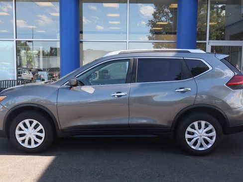 Used 2017 Nissan Rogue S w/ S Appearance Package AWD/4WD image 2