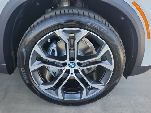 New 2026 BMW X5 sDrive40i w/ Premium Package RWD image 8