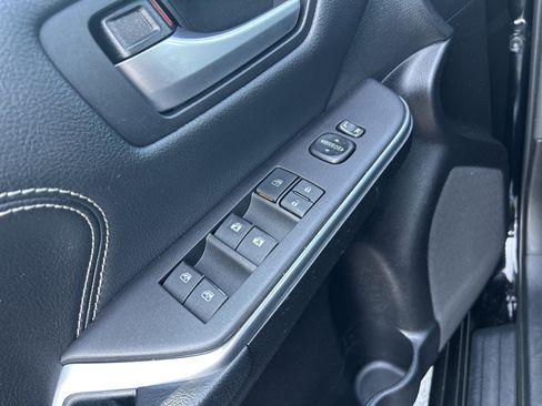 Used 2016 Toyota Camry XLE w/ Moonroof Package FWD image 23