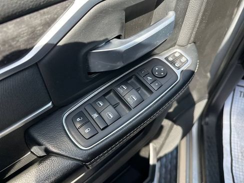 Used 2024 RAM 2500 Big Horn AWD/4WD image 19