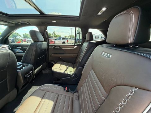 New 2026 GMC Acadia Denali Ultimate AWD/4WD image 5