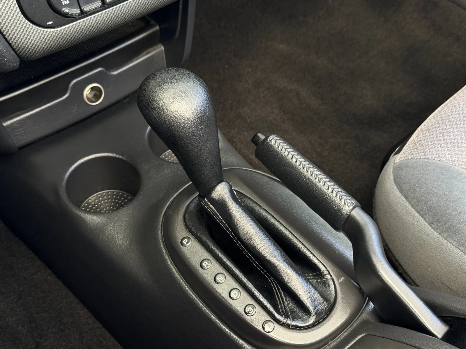 Used 2006 Chrysler Sebring GTC FWD image 32