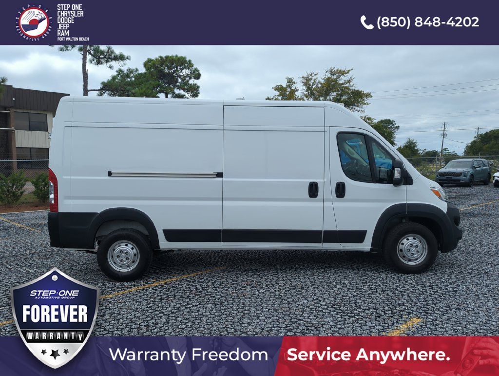 Used 2025 RAM ProMaster 2500 w/ Convenience Group FWD image 7