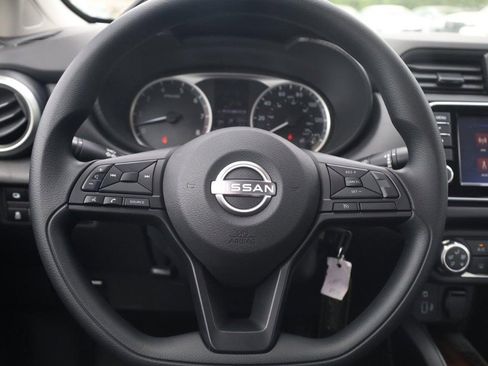 New 2025 Nissan Versa S w/ Trunk Package FWD image 8
