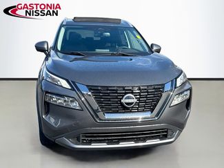 Used 2023 Nissan Rogue SL video 2