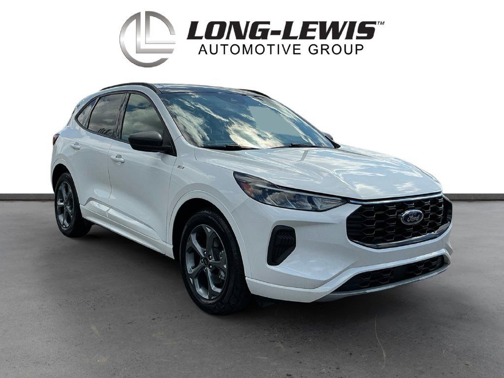 Used 2024 Ford Escape ST-Line w/ Tech Pack #1 FWD image 10