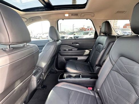 Certified 2024 Nissan Pathfinder Platinum image 29