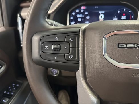 Used 2025 GMC Sierra 3500 Denali w/ Technology Package AWD/4WD image 17